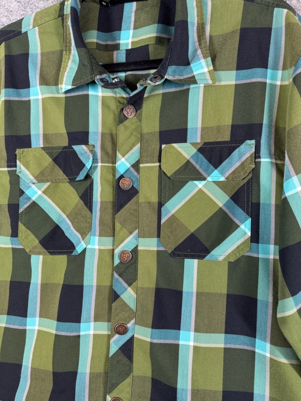 Sombrio Green Black Plaid Flannel Button Up Shirt Size XL Outdoor Casual Utility - Picture 7 of 14